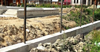 Фундамент под забор заказать в Железногорске - заливка фундамента для забора | от 1529 за п.м.